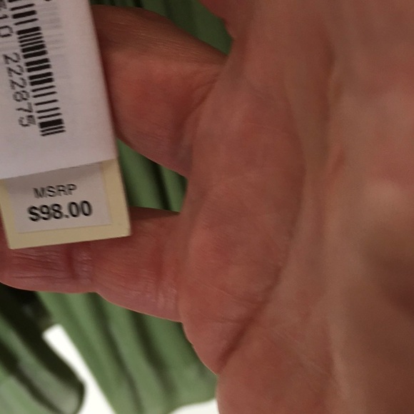 NWT Max Studio Olive Green Flowy Top - Picture 3 of 6